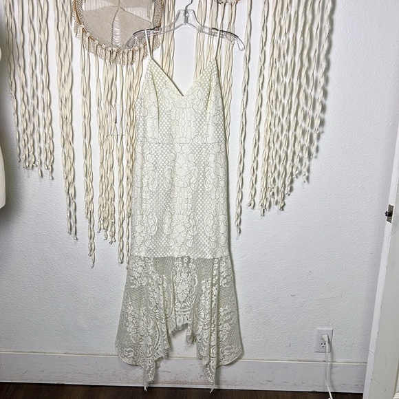 Shona Joy Cream Lace Handkerchief Hemline Midi Length Sleeveless Dress Size US8 - Picture 2 of 15